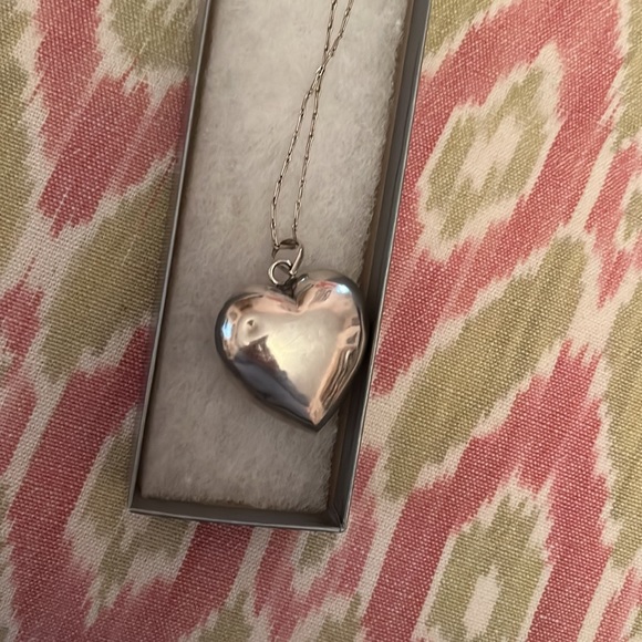 REAL Silver heart long necklace, amazing condition! Beautiful Vintage Piece!! - Picture 7 of 10